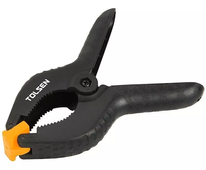 PINZA DE CARPINTERO 4"  -  MATERIAL PLASTICO MAS FIBRA DE VIDRIO, MORDAZAS PE